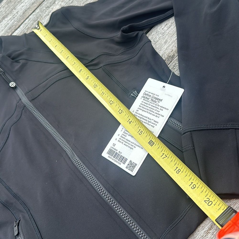 Lululemon  jacket Define Cropped Jacket Nulu Black size 12 NWT - Picture 5 of 8